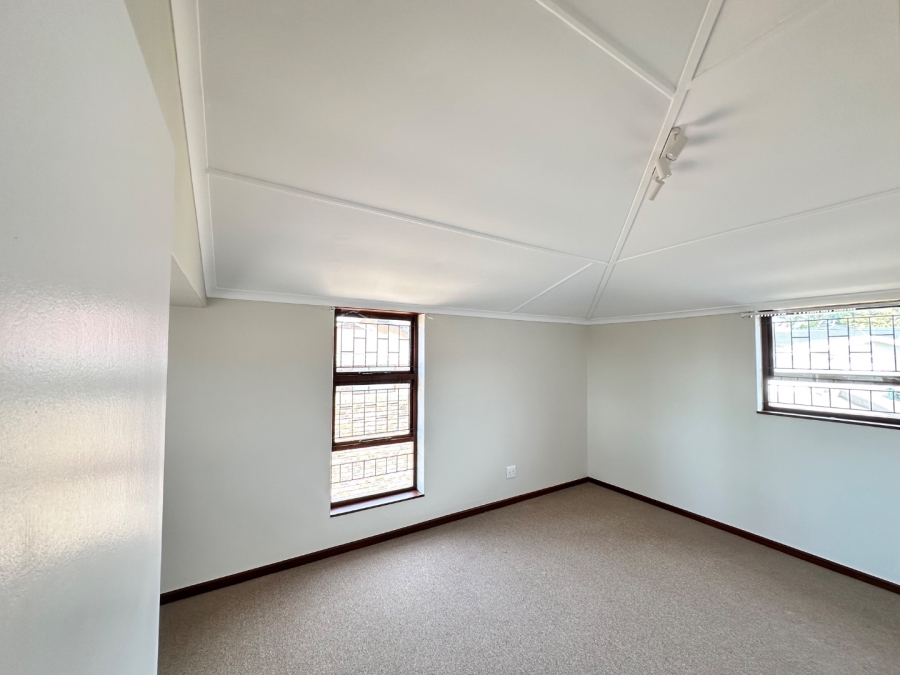 5 Bedroom Property for Sale in Bayview Western Cape
